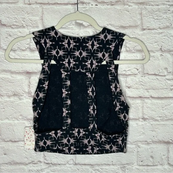 Free PeopleBack Cutout Crop Top NWT - Picture 4 of 9